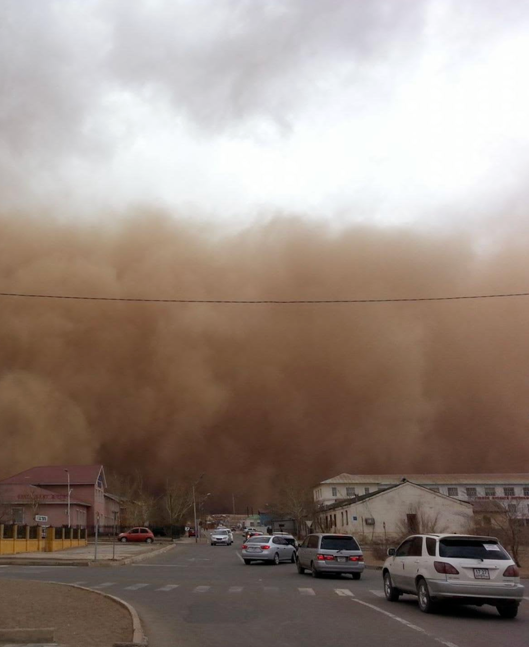 ‘Climate refugees’ fleeing red dust   